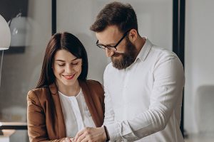 %Los Angeles Family Lawyer arrow img rjl6r3nlldkwion03giijjvkdri9zpw4vgltielg40 - Home 3